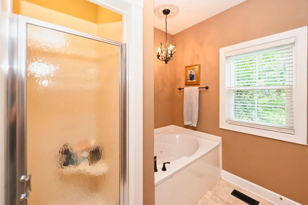 107 Greenfield Ln Castalian Springs, TN 37031