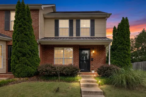 7216 Rosemary Ct