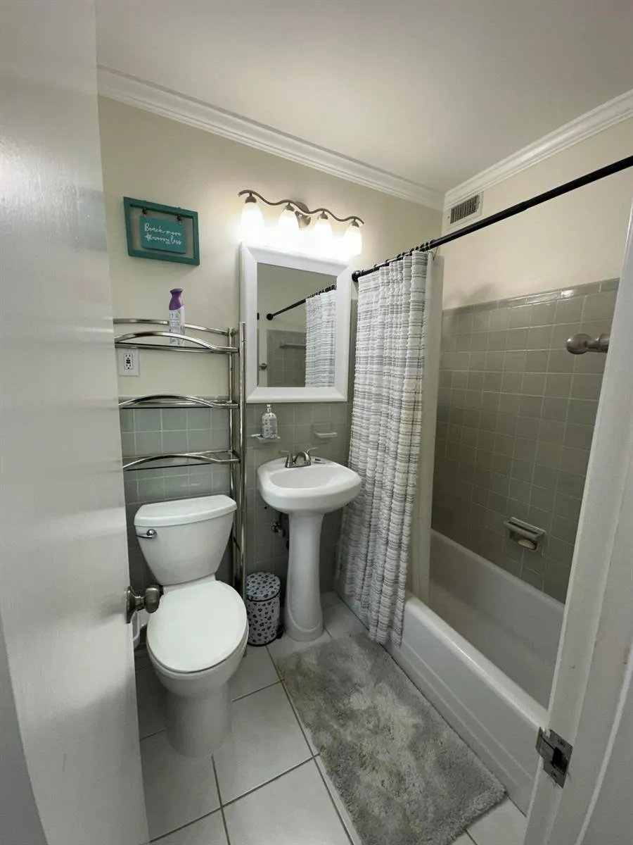 1221 Hillsboro Mile #41b Hillsboro Beach, FL 33062