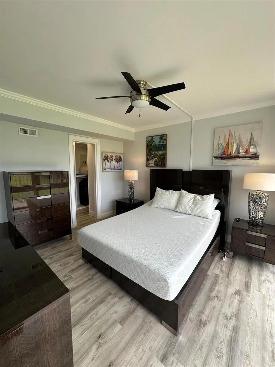 1221 Hillsboro Mile #41b Hillsboro Beach, FL 33062