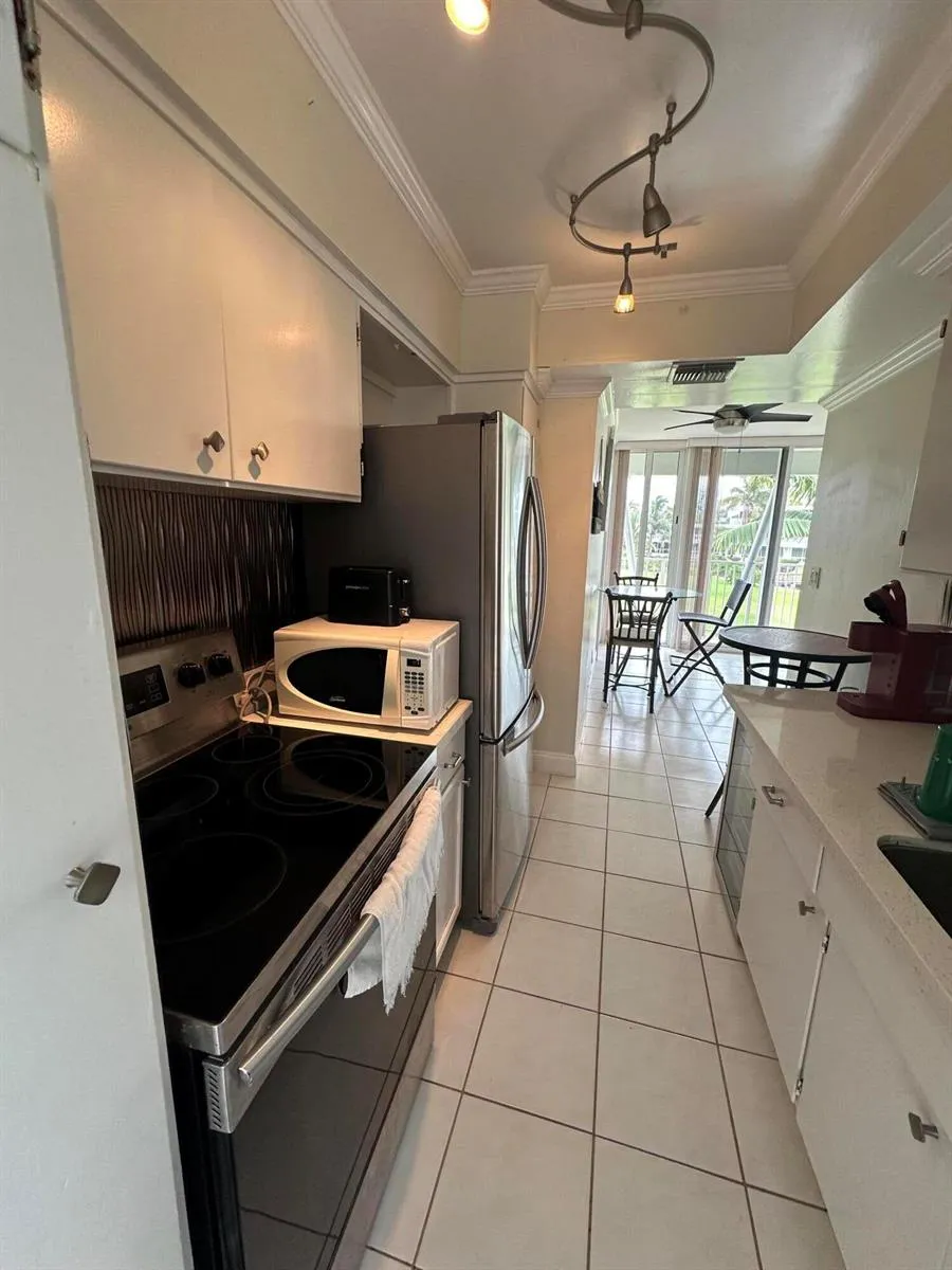 1221 Hillsboro Mile #41b Hillsboro Beach, FL 33062