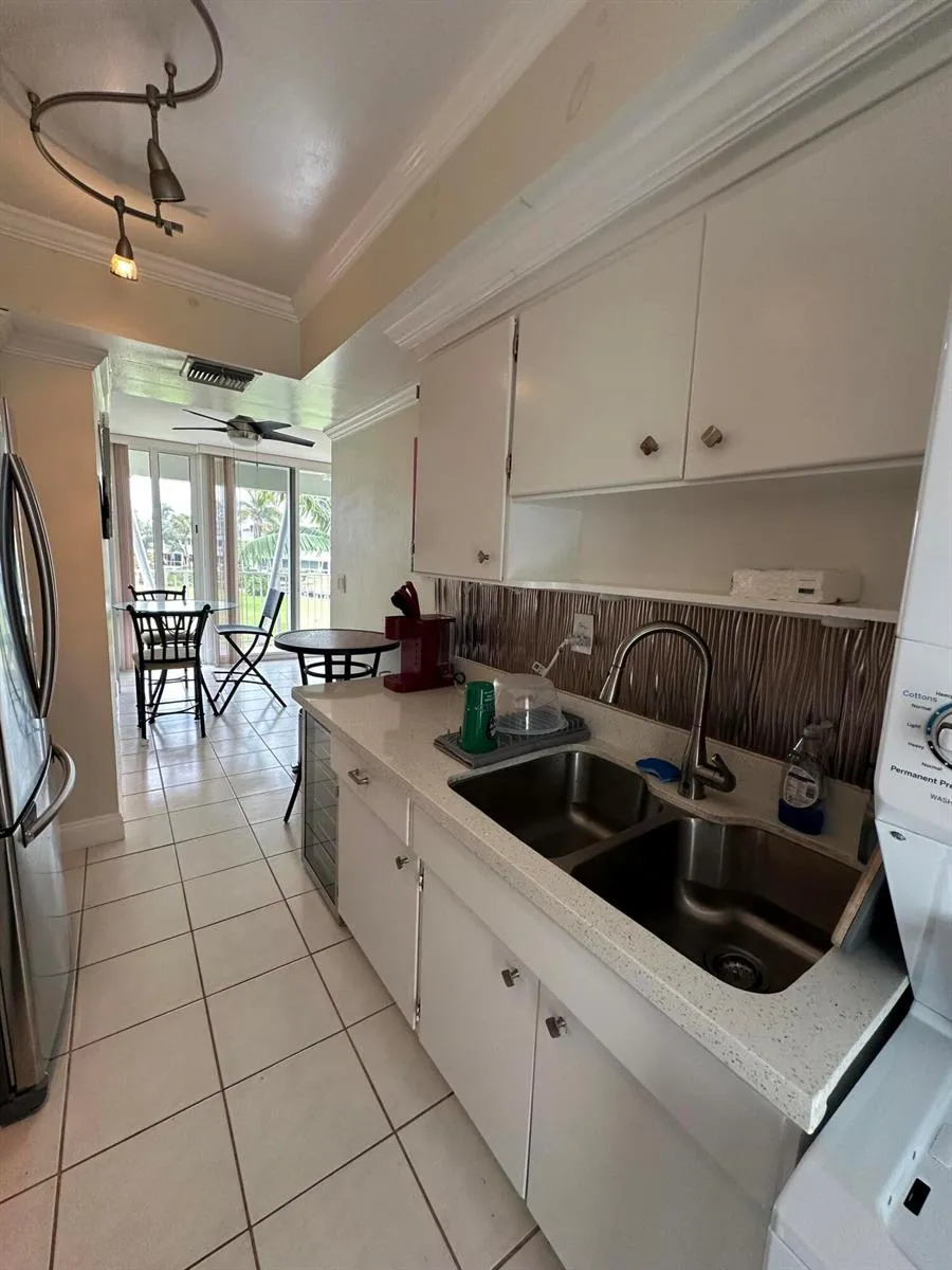 1221 Hillsboro Mile #41b Hillsboro Beach, FL 33062
