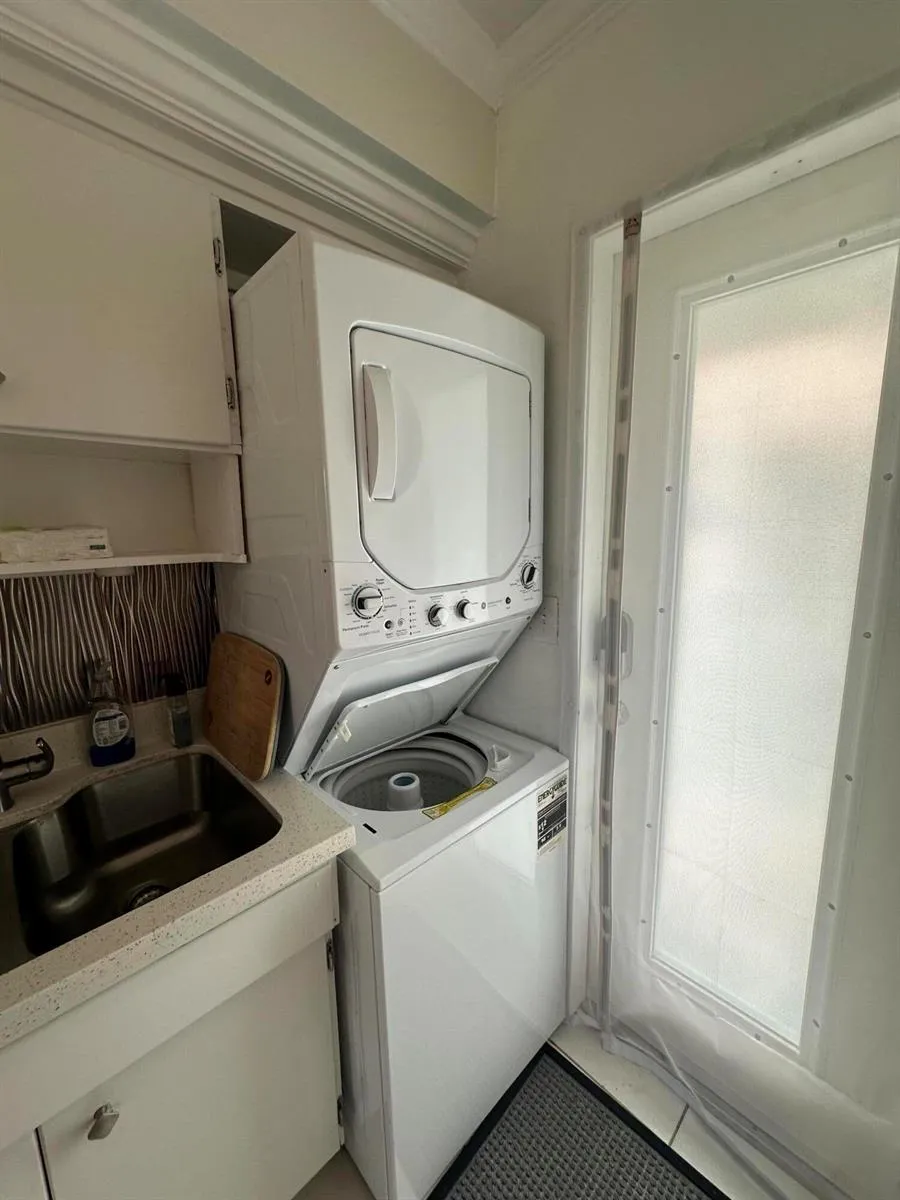 1221 Hillsboro Mile #41b Hillsboro Beach, FL 33062