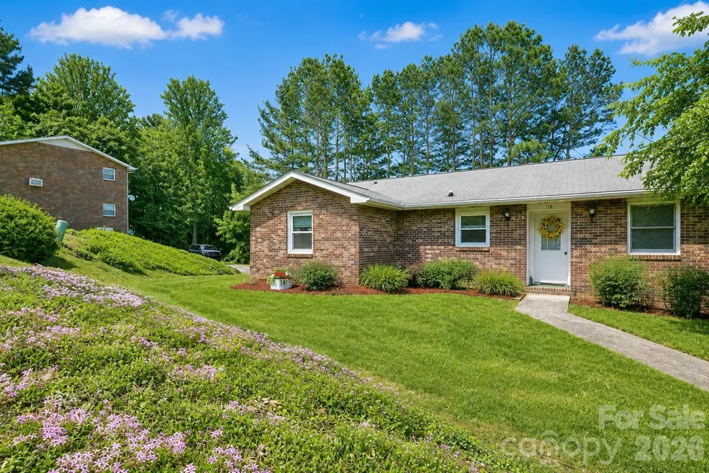 114 Falling Waters Road #2 Hendersonville, NC 28792