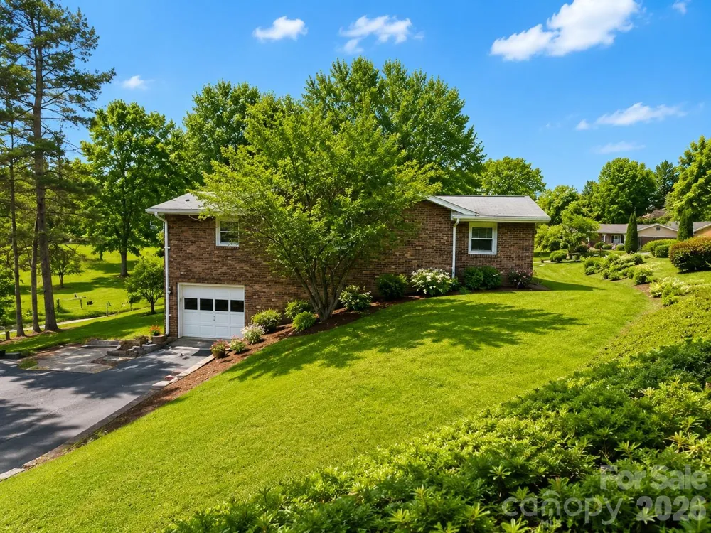 114 Falling Waters Road #2 Hendersonville, NC 28792