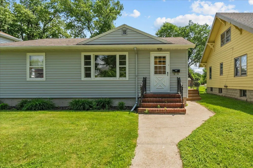 606 7th Street Wahpeton, ND 58075