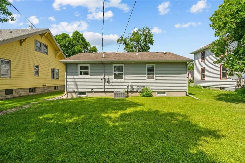606 7th Street Wahpeton, ND 58075