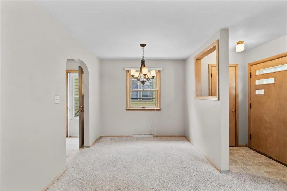 606 7th Street Wahpeton, ND 58075