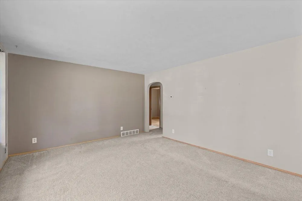 606 7th Street Wahpeton, ND 58075