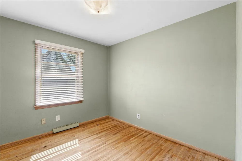606 7th Street Wahpeton, ND 58075