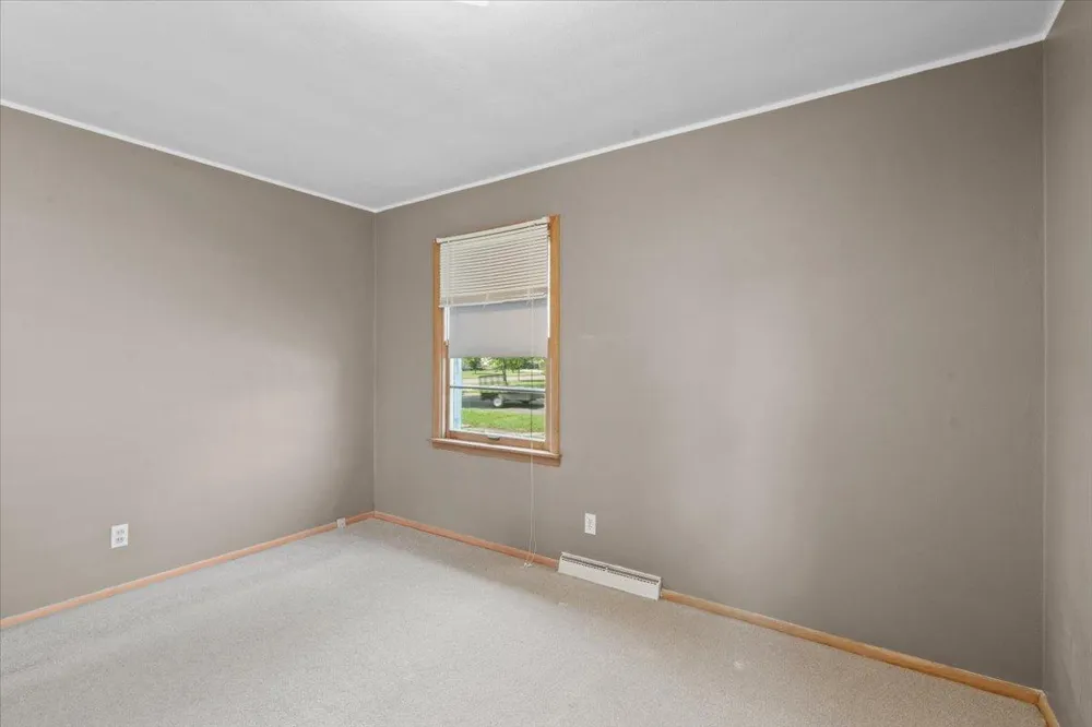 606 7th Street Wahpeton, ND 58075