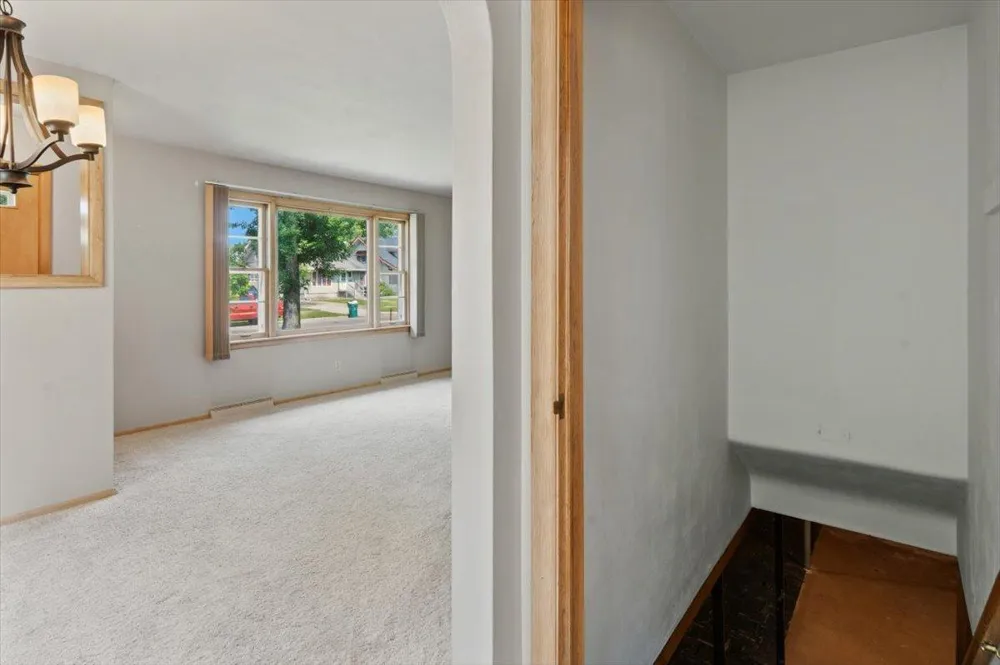 606 7th Street Wahpeton, ND 58075