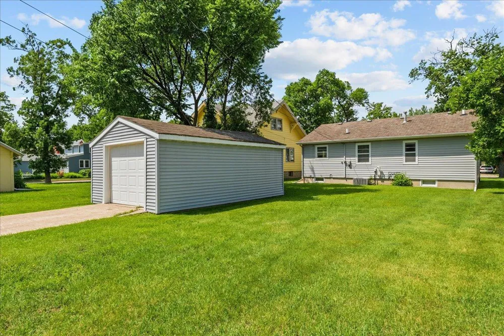 606 7th Street Wahpeton, ND 58075