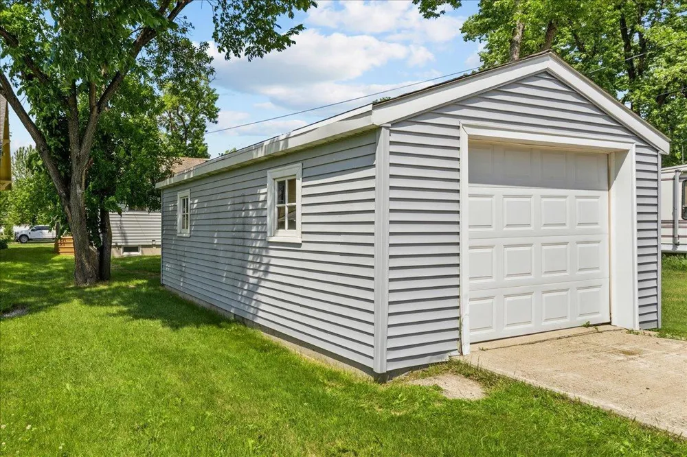 606 7th Street Wahpeton, ND 58075