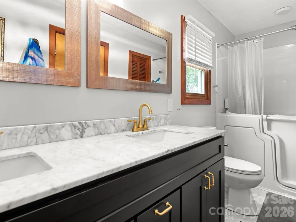 5 Harrison Hill Road Swannanoa, NC 28778