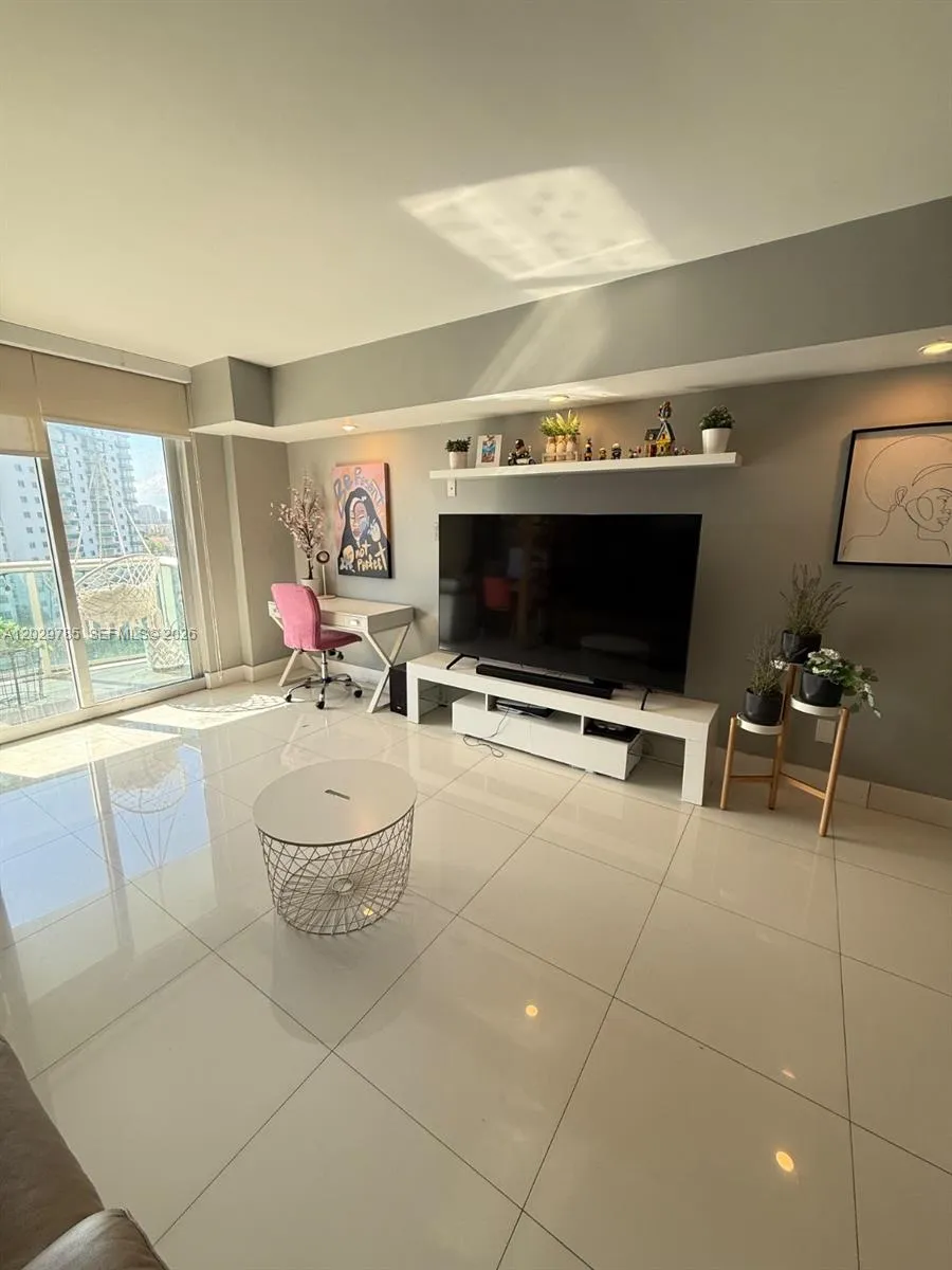 19370 Collins Ave #912 Sunny Isles Beach, FL 33160