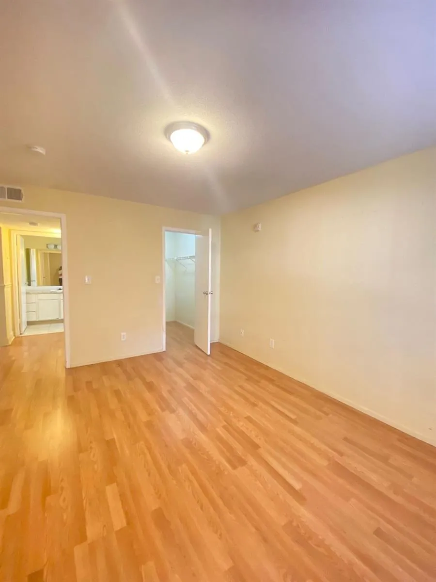 949 Riverside Drive #423 Coral Springs, FL 33071