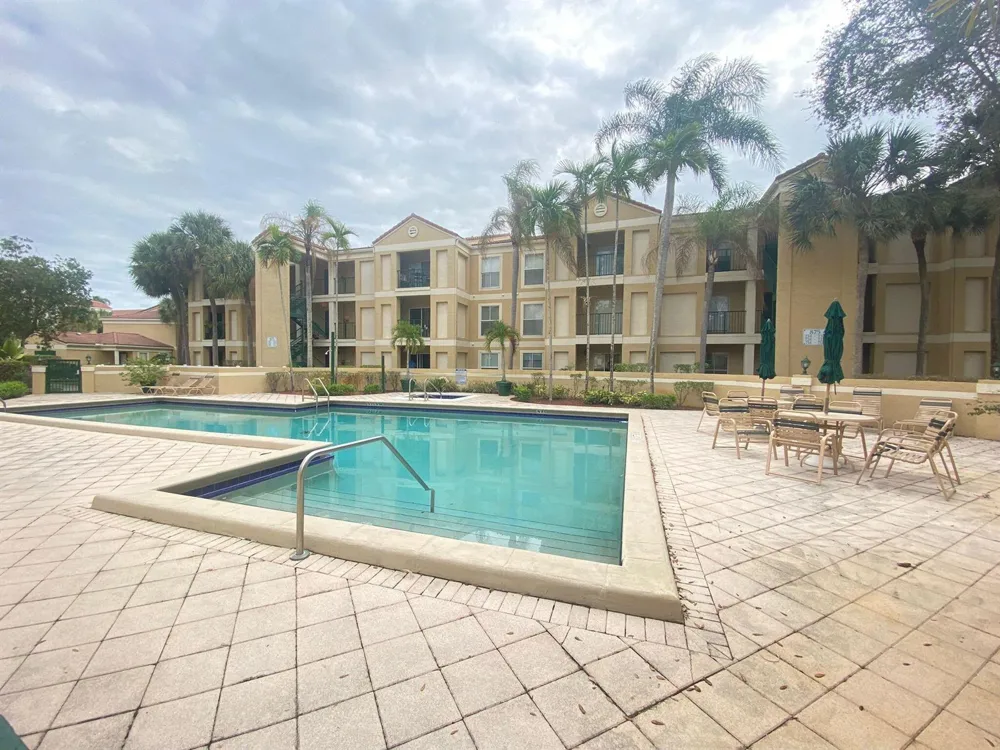 949 Riverside Drive #423 Coral Springs, FL 33071