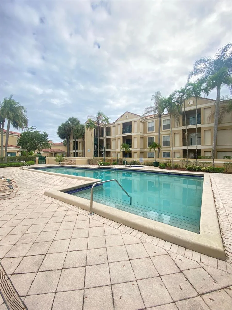 949 Riverside Drive #423 Coral Springs, FL 33071