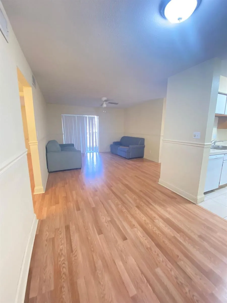 949 Riverside Drive #423 Coral Springs, FL 33071