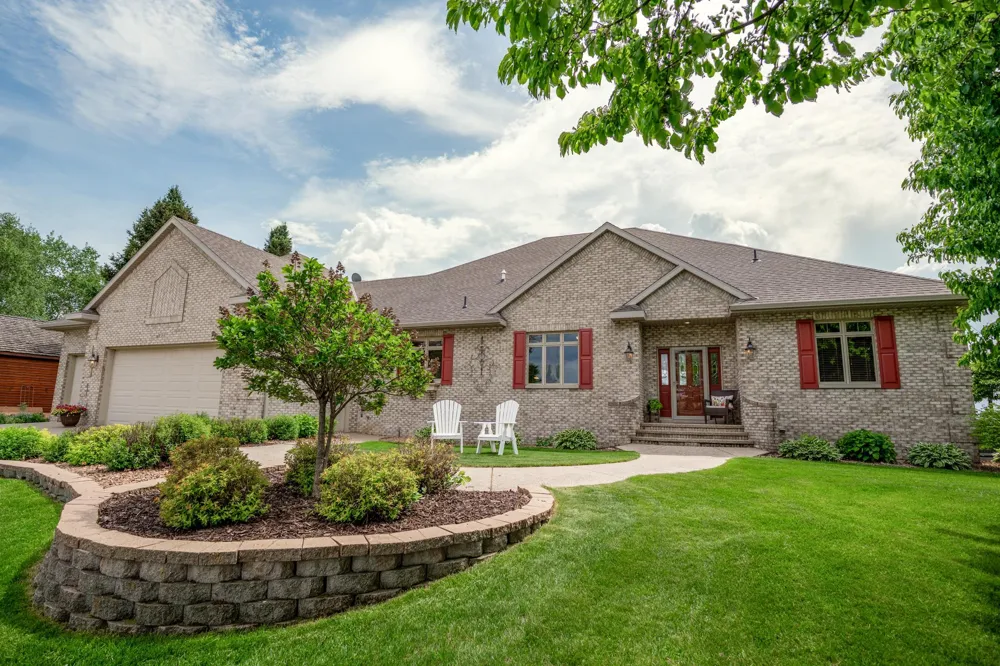 191 137th Avenue NW Spicer, MN 56288