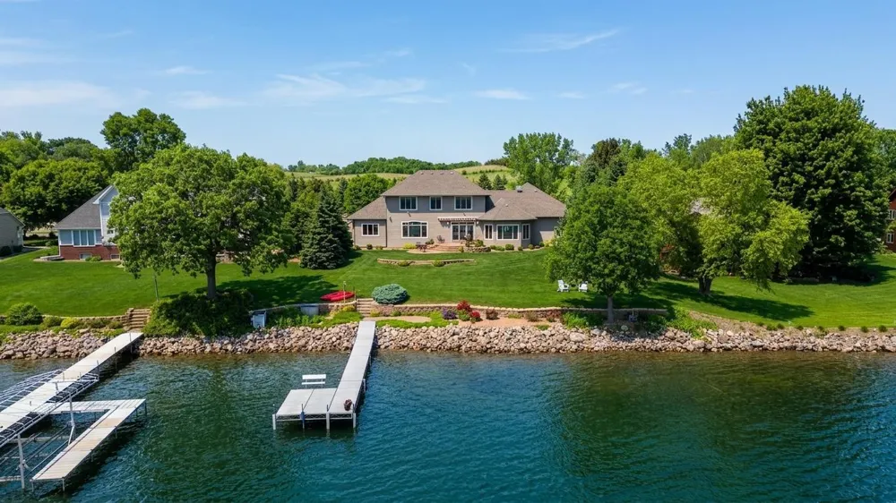 191 137th Avenue NW Spicer, MN 56288