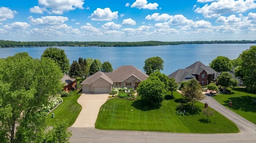 191 137th Avenue NW Spicer, MN 56288