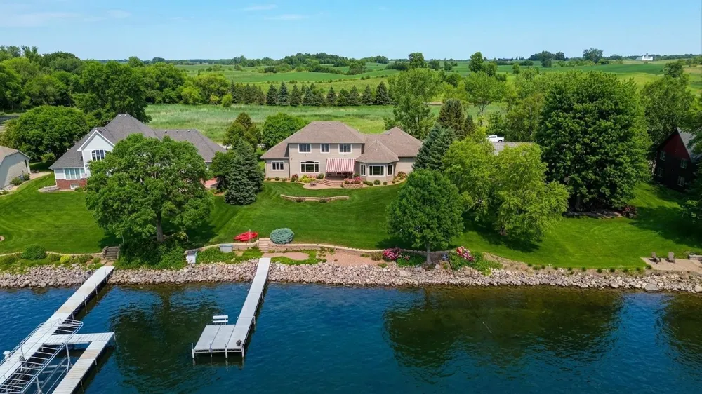 191 137th Avenue NW Spicer, MN 56288
