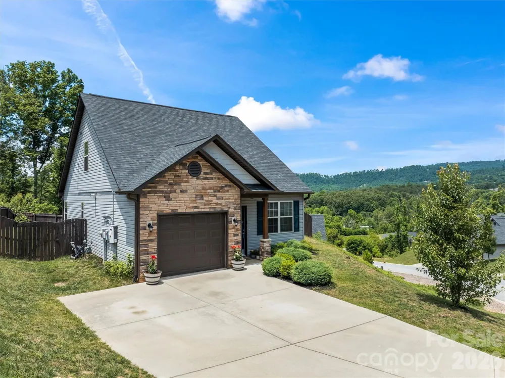 115 Water Leaf Drive Weaverville, NC 28787