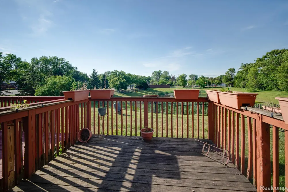 28136 Fortson Lane Inkster City, MI 48141