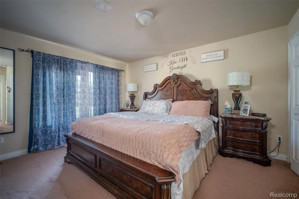 28136 Fortson Lane Inkster City, MI 48141