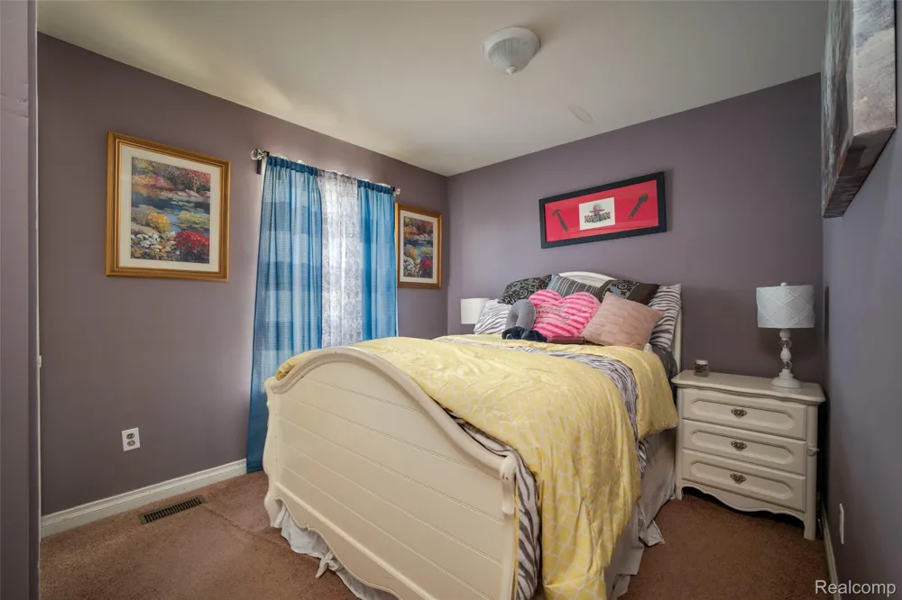 28136 Fortson Lane Inkster City, MI 48141