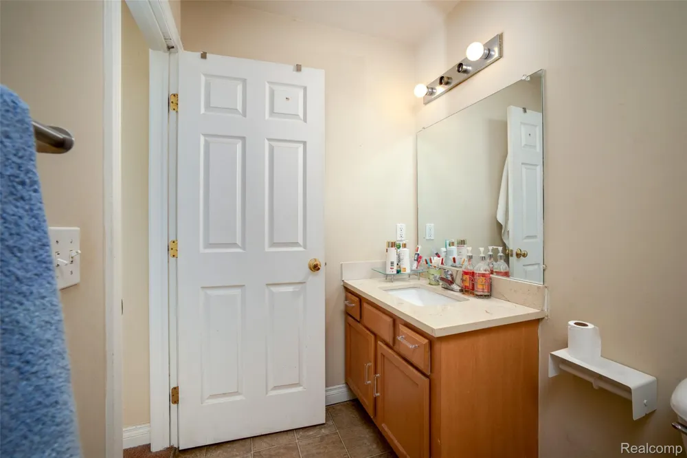28136 Fortson Lane Inkster City, MI 48141