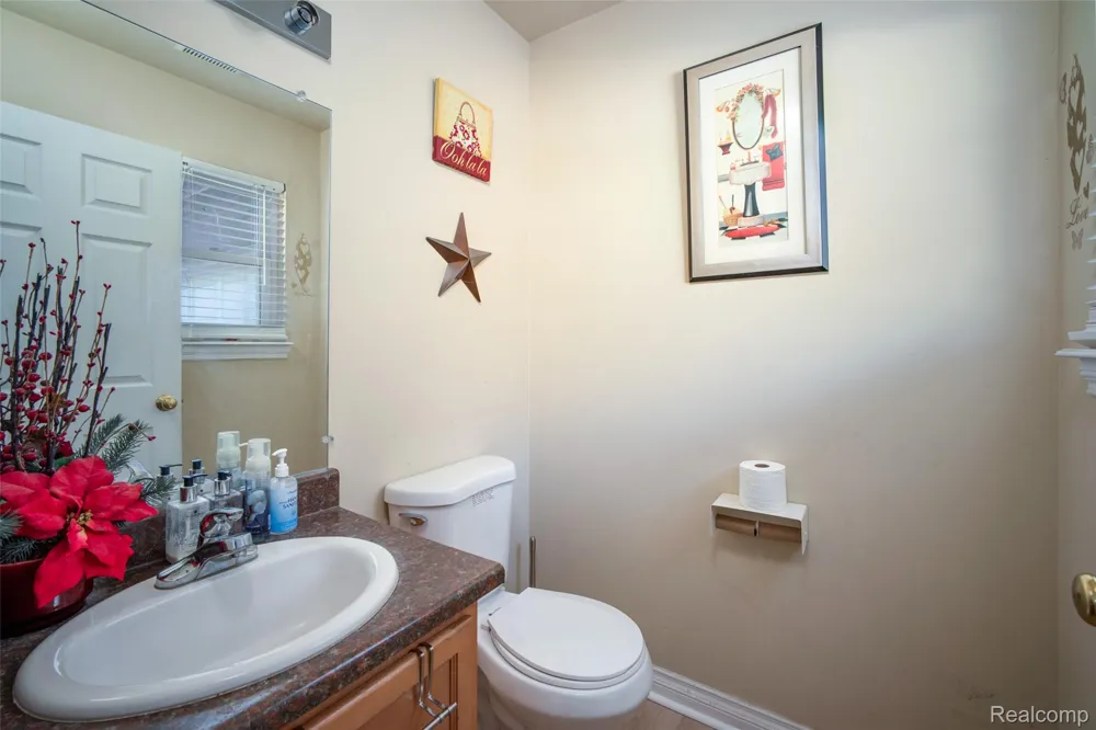 28136 Fortson Lane Inkster City, MI 48141