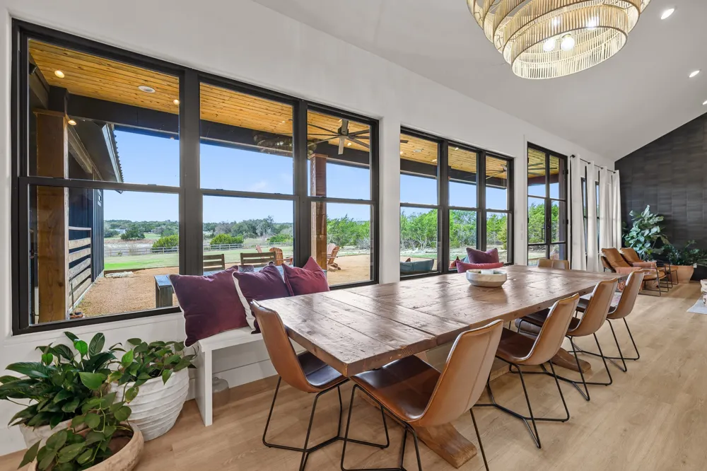 107 W Lakeshore Drive Dripping Springs, TX 78620