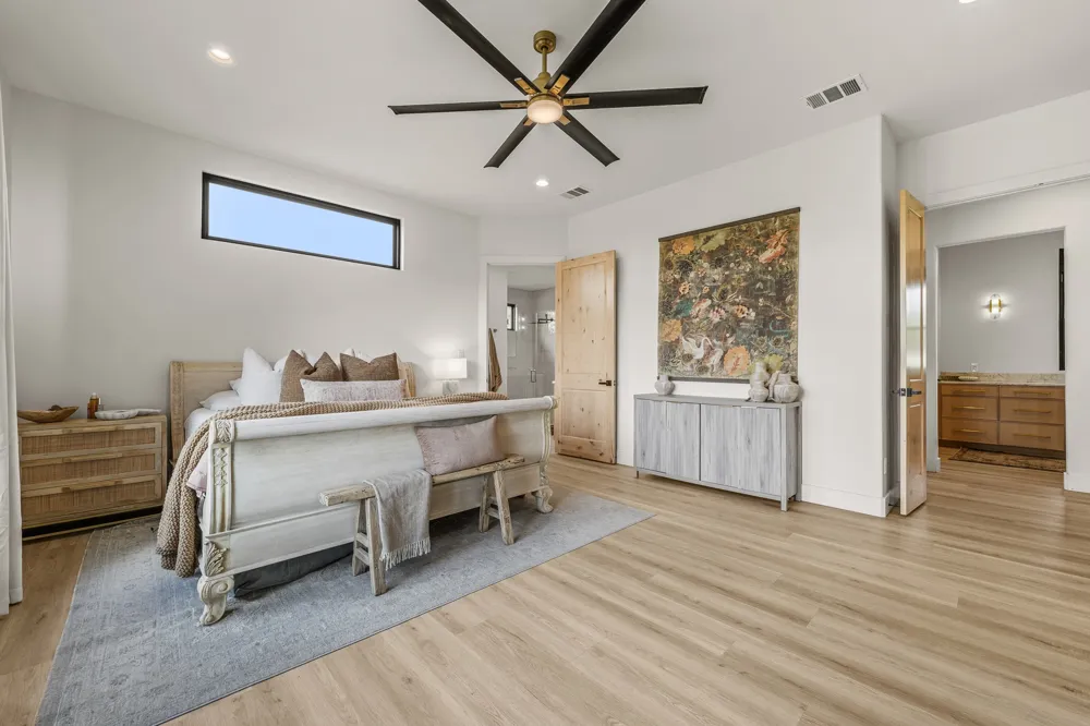 107 W Lakeshore Drive Dripping Springs, TX 78620
