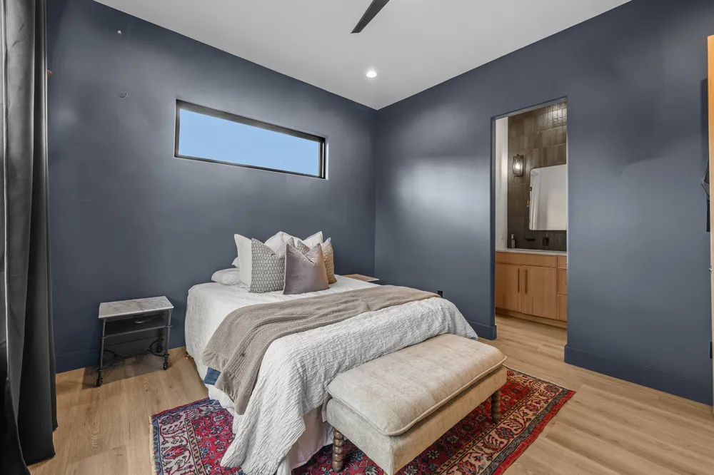 107 W Lakeshore Drive Dripping Springs, TX 78620