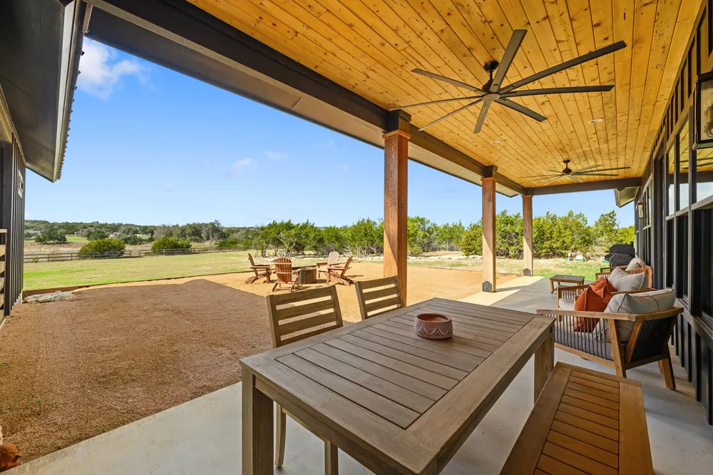 107 W Lakeshore Drive Dripping Springs, TX 78620
