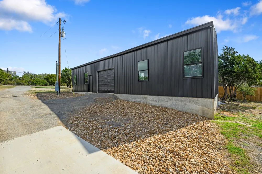 107 W Lakeshore Drive Dripping Springs, TX 78620