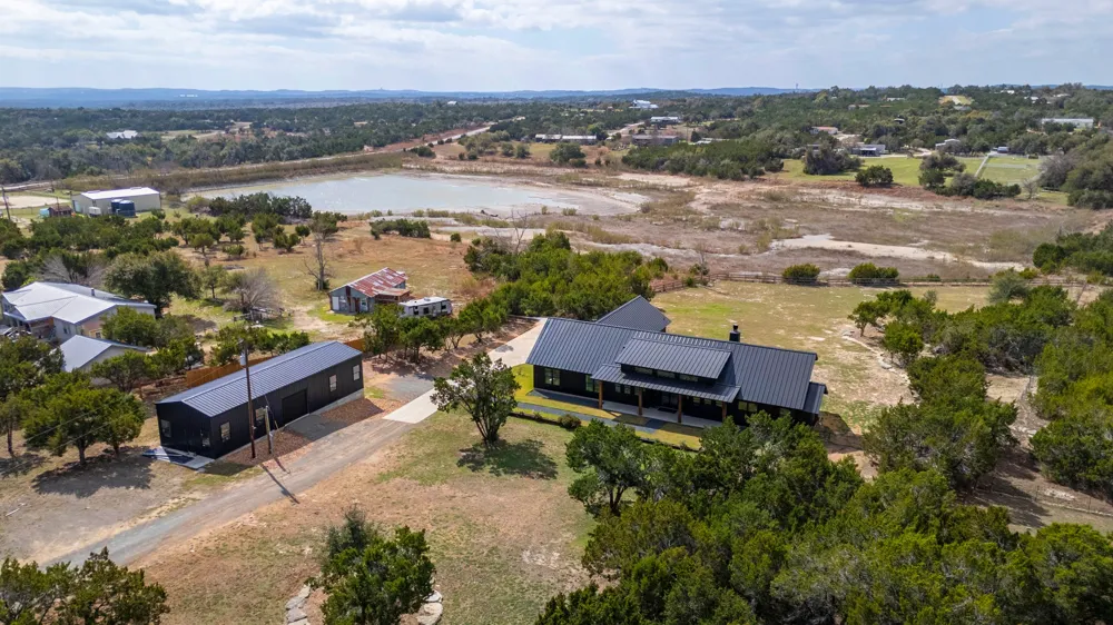107 W Lakeshore Drive Dripping Springs, TX 78620