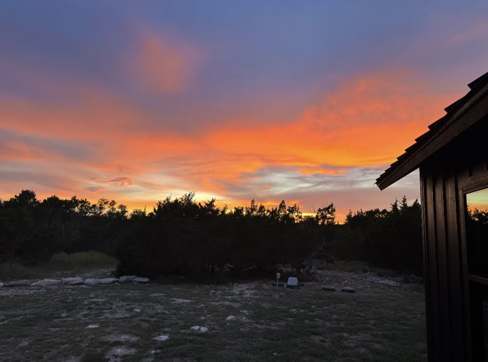 107 W Lakeshore Drive Dripping Springs, TX 78620
