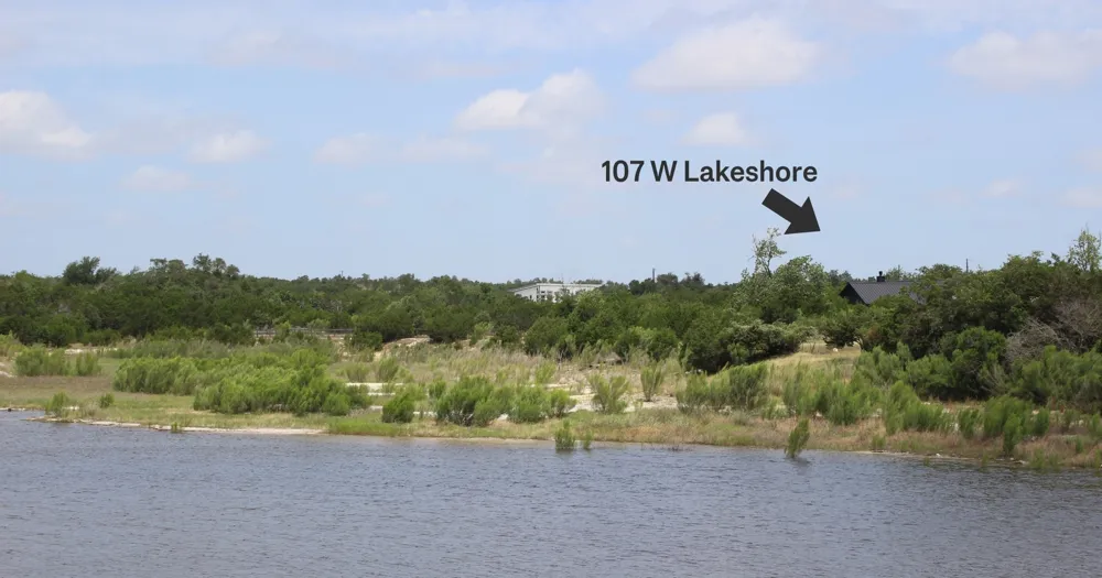 107 W Lakeshore Drive Dripping Springs, TX 78620