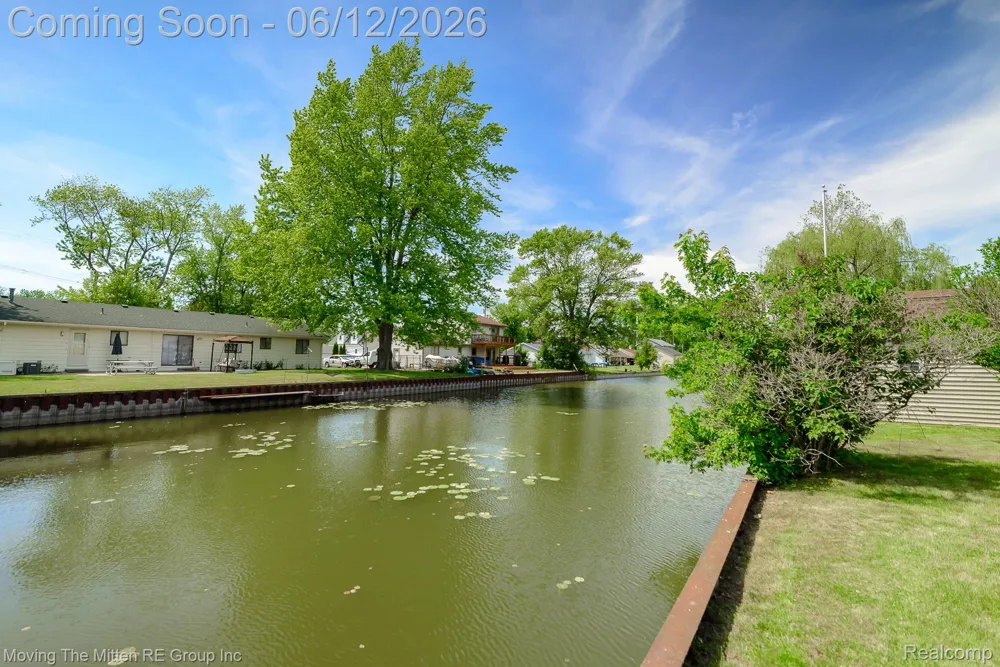 35382 Eldon Drive Brownstown Charter Township, MI 48173