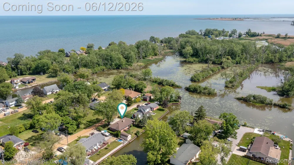 35382 Eldon Drive Brownstown Charter Township, MI 48173