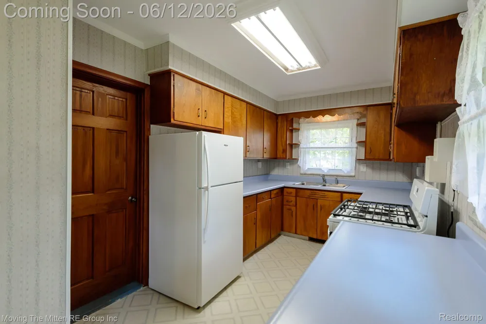 35382 Eldon Drive Brownstown Charter Township, MI 48173