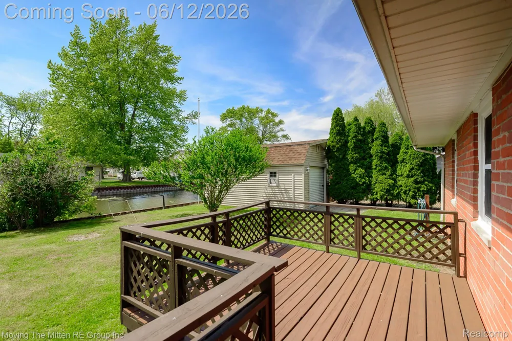 35382 Eldon Drive Brownstown Charter Township, MI 48173