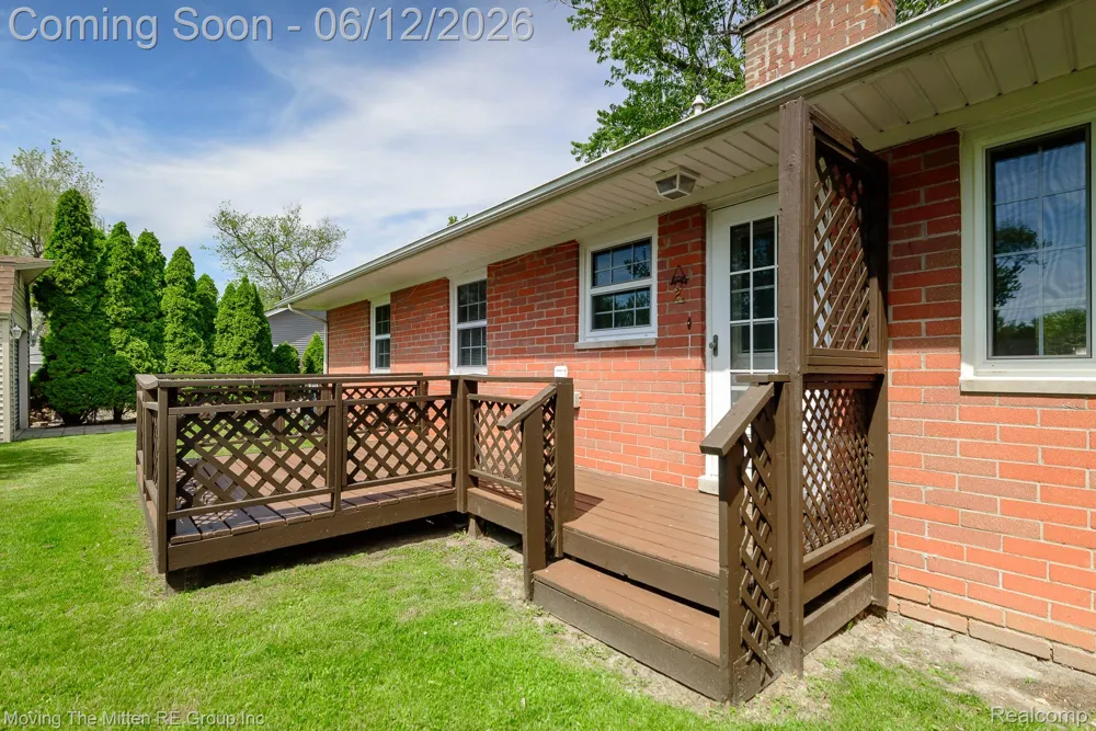 35382 Eldon Drive Brownstown Charter Township, MI 48173