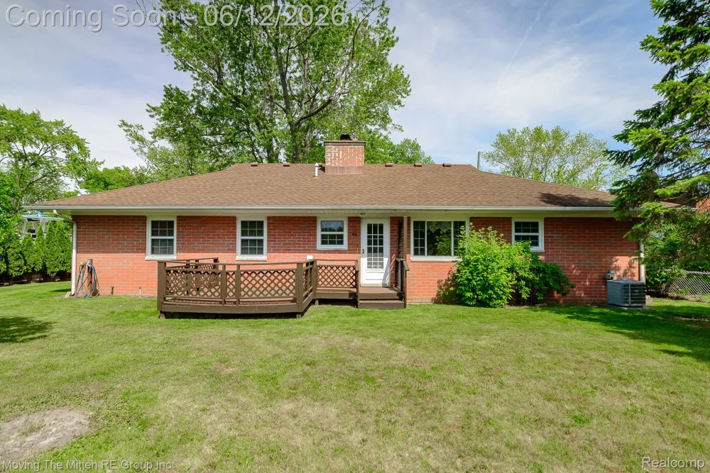 35382 Eldon Drive Brownstown Charter Township, MI 48173