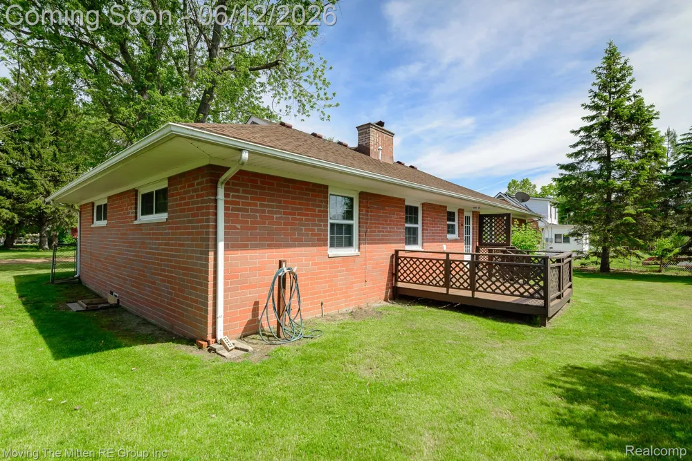 35382 Eldon Drive Brownstown Charter Township, MI 48173