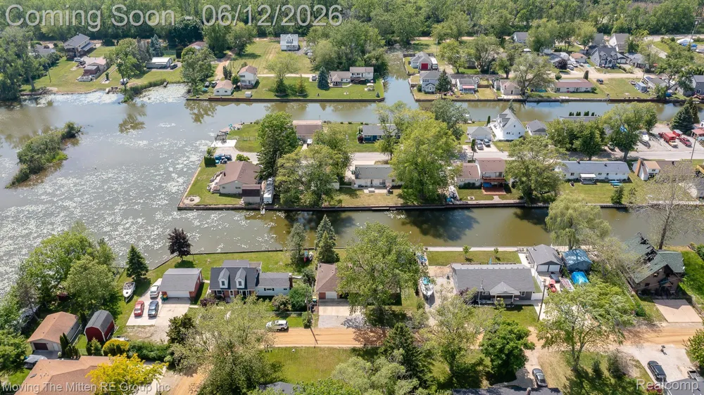 35382 Eldon Drive Brownstown Charter Township, MI 48173